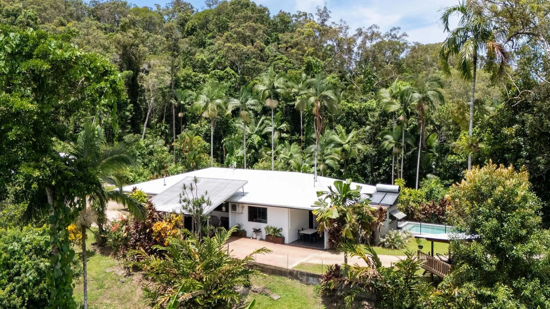 Rainforest Retreat In Bamboo Miallo Holiday home
