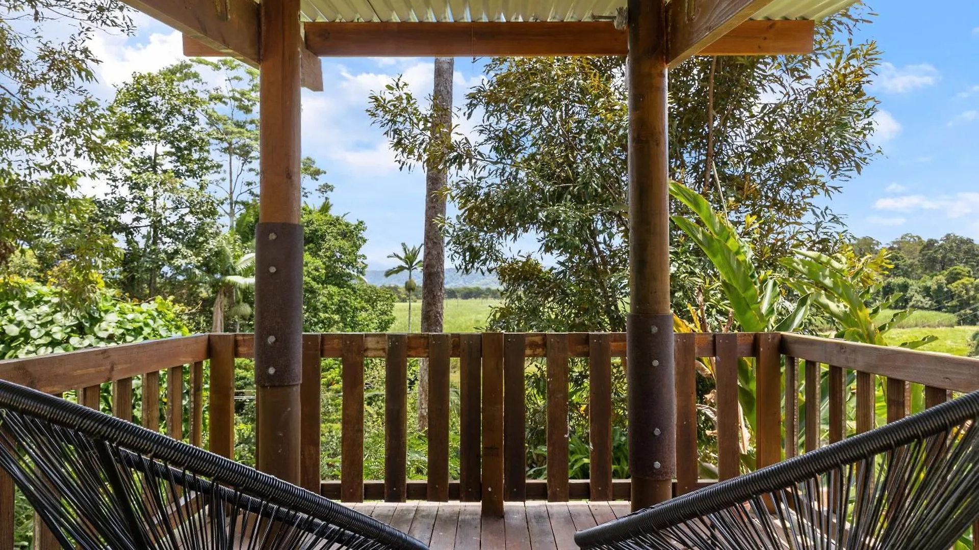 Rainforest Retreat In Bamboo Miallo Australia